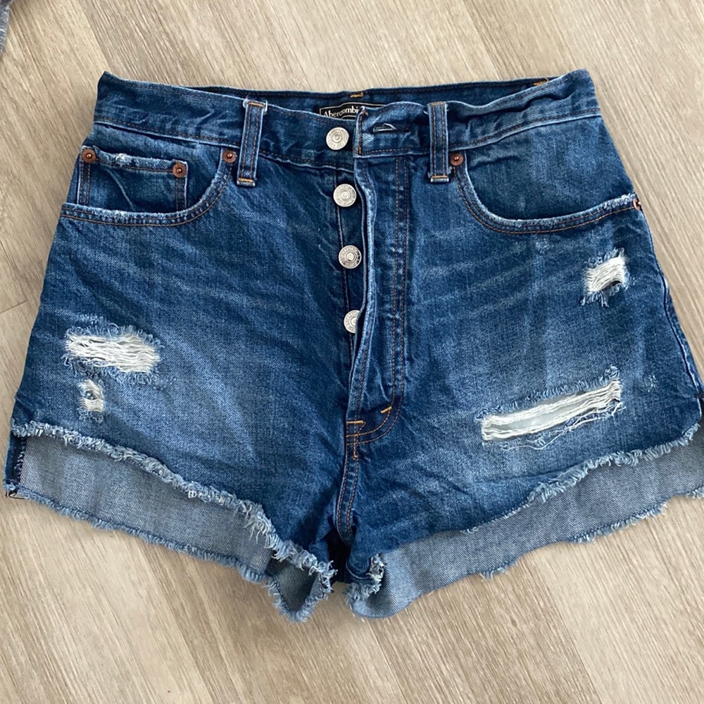 Distressed Denim short